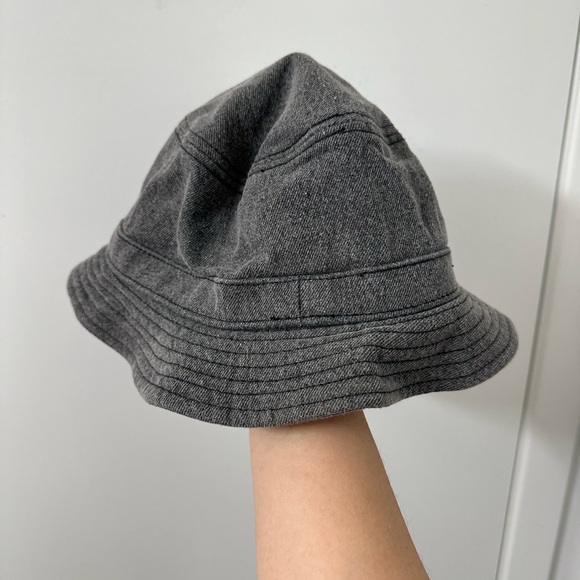 Aritzia TNA bucket hat - Picture 4 of 4